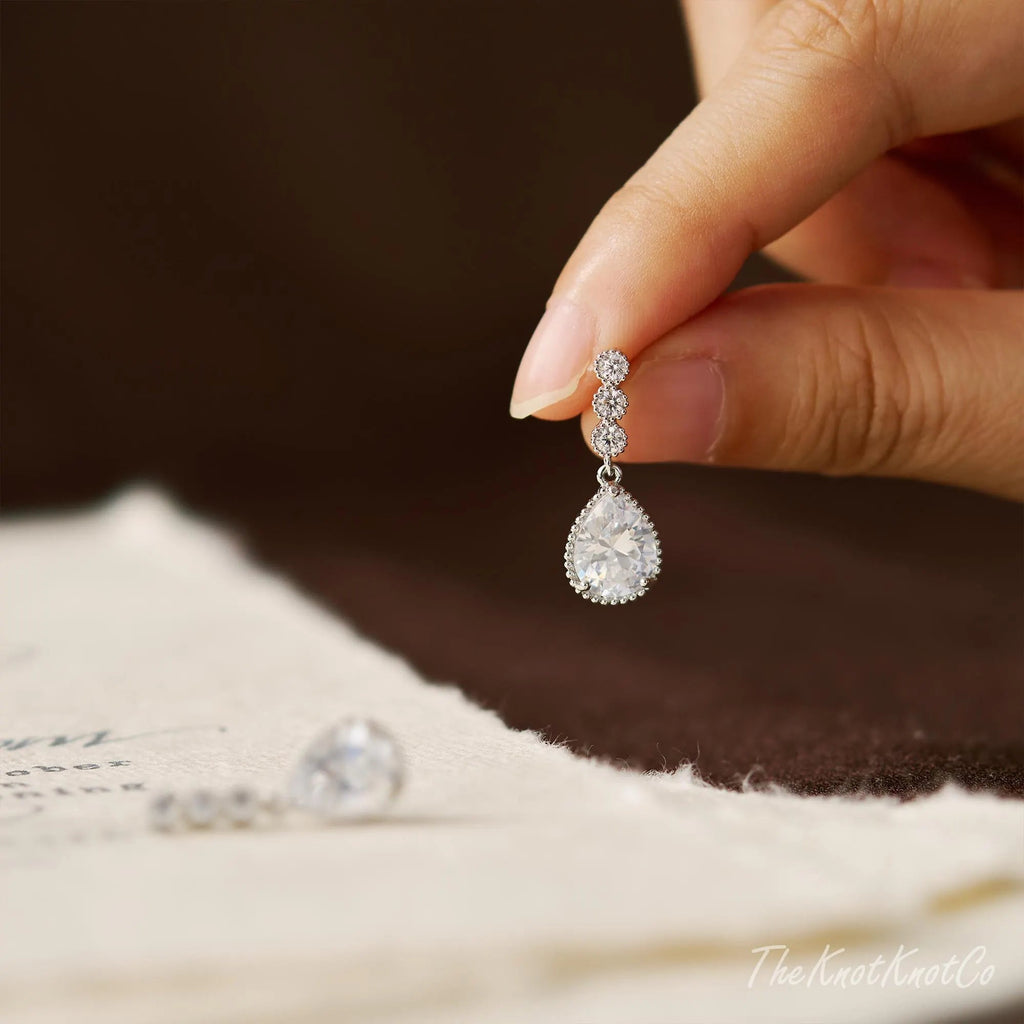 CZ Diamond Wedding Jewellry Set: Crystal Earrings and Necklace, Bridal Jewellry, Wedding Jewellery, Silver Plated Jewellery, Bridesmaid Gift